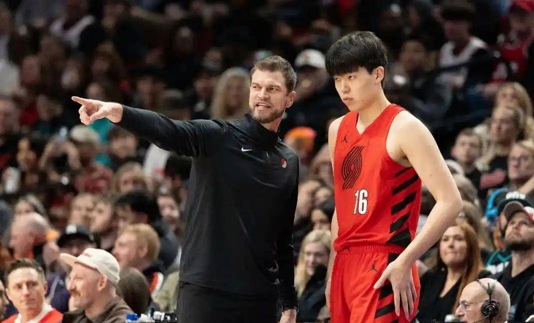 效率值全队第一却被按在板凳席!杨瀚森的NBA,到底谁在使绊子?